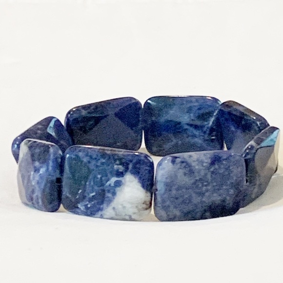 Handcrafted Sodalite gemstone stretch brac… - Picture 3 of 3